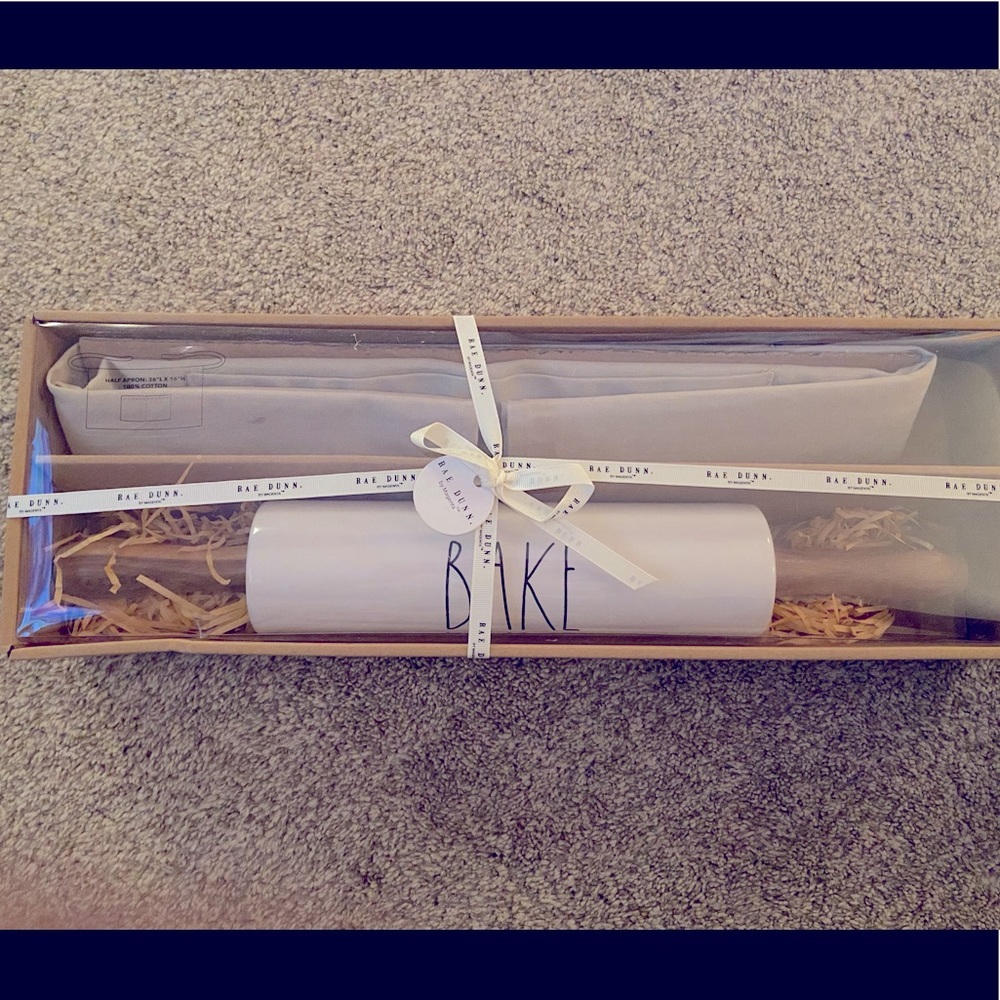 Rae Dunn rolling pin and apron set